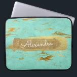 Minze und Marmor mit Goldfolie und -Glitzer Laptopschutzhülle<br><div class="desc">Tadelloses aquamarines Blaues und Marmor mit Goldfolie und Glitzer-elegantem Monogramm-Namen-Fall. Dieser Fall kann besonders angefertigt werden,  um Ihren Vornamen einzuschließen.</div>