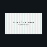 Minze und weiße Pinstripes Muster Moderne Visitenkarte<br><div class="desc">Eine zeitgenössische Visitenkarte mit weißem Minzpinstreifen-Muster. Das vielseitige Design ist perfekt für jedes Geschäft. Andere Farben sind verfügbar.</div>