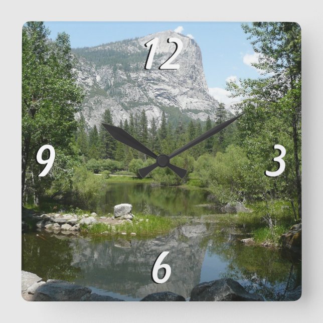 Mirror Lake View im Yosemite Nationalpark Quadratische Wanduhr (Vorderseite)