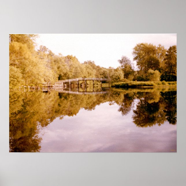 Mirrored Bridge Poster (Vorne)