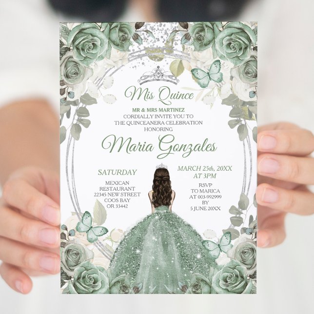Mis Quince Dusty Green & Silver Floral Quinceañera Einladung (Von Creator hochgeladen)