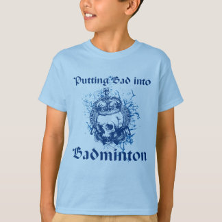 Mise du mauvais dans le T-shirt de crâne de