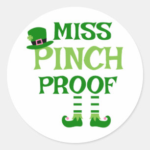 Miss Pinch Proof ☘️ 🚫 Runder Aufkleber