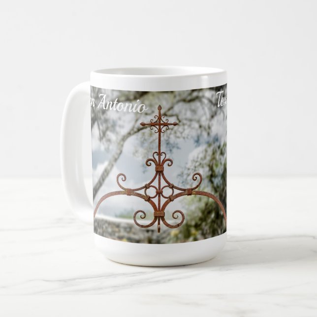 Mission Espada, Symbolismus, Tasse des Kaffees (Vorderseite Links)