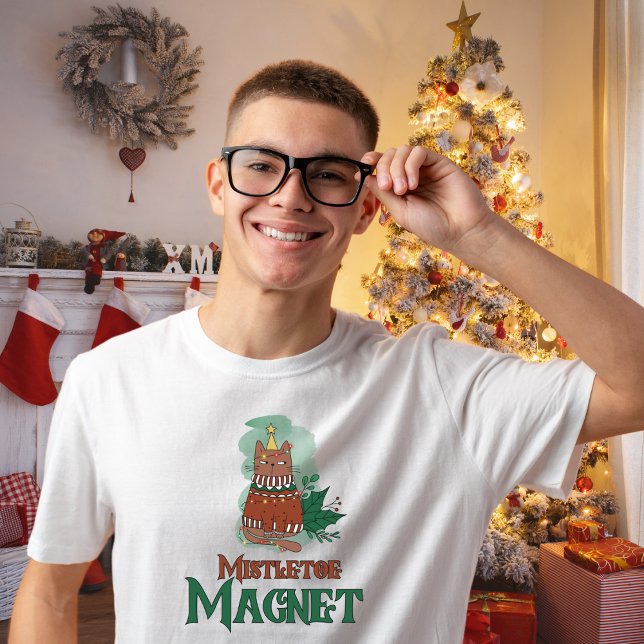 Mistletoe Magnet | Weihnachten T-Shirt (Von Creator hochgeladen)