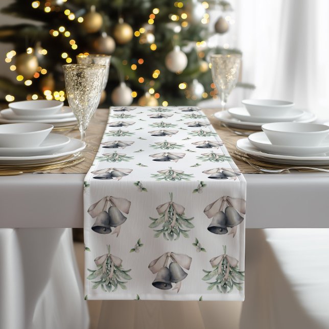 Mistletoe Silver Bells Christmas  Kurzer Tischläufer (Silver Bells and Mistletoe Table Runner)