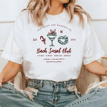 Mistletoe und Margaritas | Christmas Bachelorette T-Shirt<br><div class="desc">Machen Sie sich bereit, in diesem festlichen Mistletoe und Margaritas Weihnachts-Bachelorette-T - Shirt zu jingle und mischen! Dieses gemütliche und trendige Tee verbindet Urlaubsjubiläum mit Bachelorette-Junggeselinnen-Abschied. Dieses Shirt mit spielerischer Margarita-Brille und Mistletografien zum Thema Urlaub ist ein Muss für zukünftige Brautpaare und ihre Crew, die in den Wintermonaten feiern. Das...</div>