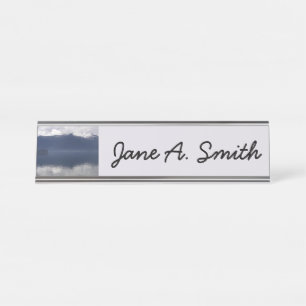 Misty Alaskan Sea in Shades of Blue Schreibtischnamensplakette