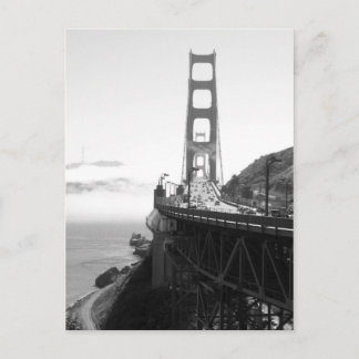 Misty Golden Gate Bridge V Postkarte