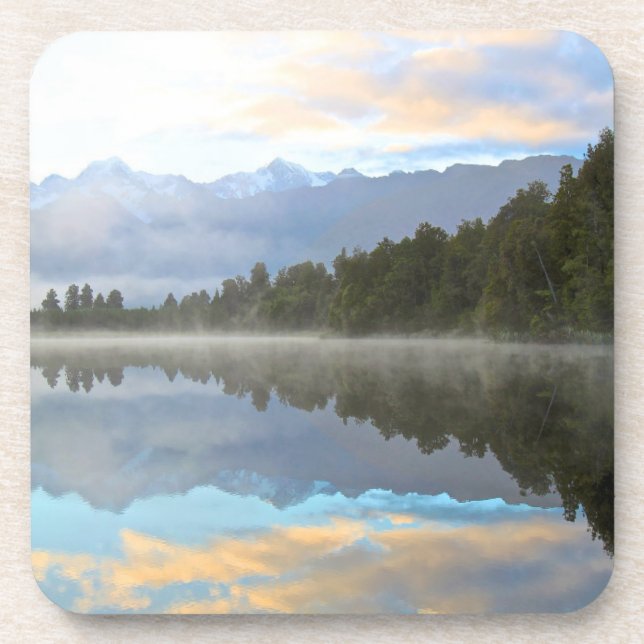 Misty Lake Trees Reflection Ruhige Lage Foto Getränkeuntersetzer (Vorderseite)