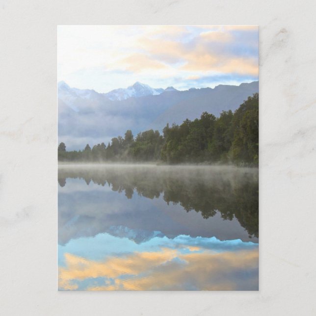 Misty Lake Trees Reflection Ruhige Landschaft Postkarte (Vorderseite)
