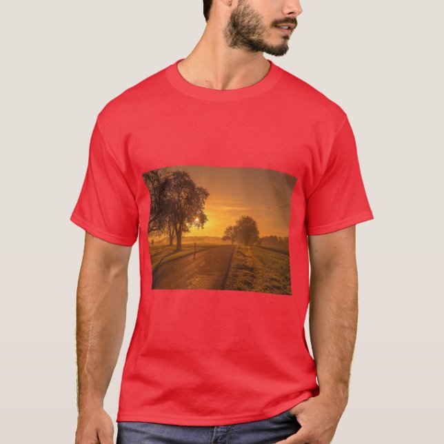 Misty Mountain Dawn Tee (Vorderseite)