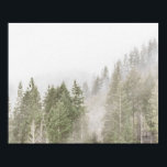 Misty Pines Poster<br><div class="desc">Klingeln Sie in der Ferienzeit mit der gemütlichen Ästhetik von mistigen Kiefern gegen einen weißen Winterhimmel.</div>