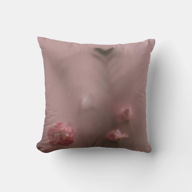 Misty Pink Floral Throw Kissen (Vorderseite)
