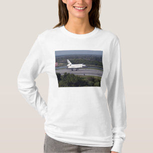 Mit Austragsrutsche unfurled 2 T-Shirt