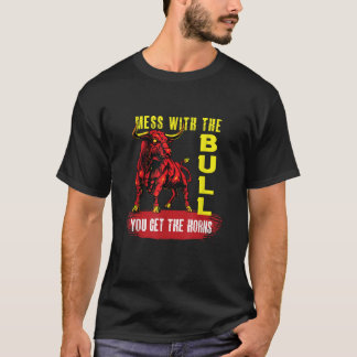 Mit dem Bull bekommt man den Horn-Wut-Bull T-Shirt