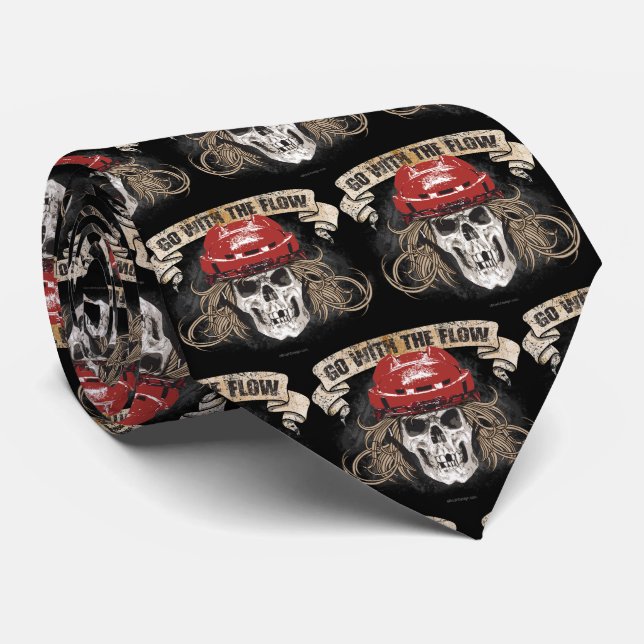 Mit dem Flow (Hockey Hair) Red Neck Tie Krawatte (Gerollt)