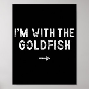 Mit dem Goldfisch-Kostüm passend zum faulen Hallow Poster