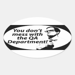Mit dem Oval Sticker der QA-Abteilung kannst du di
