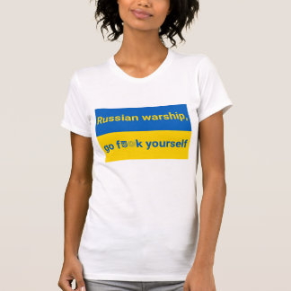 Mit dem weiblichen Shirt in der Ukraine