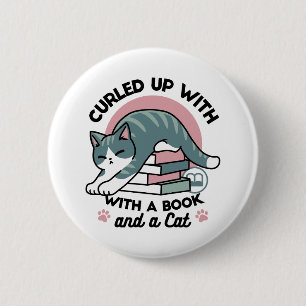 Mit einem Buch und einer Katze aufgerollt - Gemütl Button