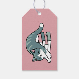 Mit einem Buch und einer Katze aufgerollt - Gemütl Geschenkanhänger