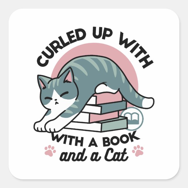 Mit einem Buch und einer Katze aufgerollt - Gemütl Quadratischer Aufkleber (Vorderseite)
