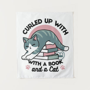 Mit einem Buch und einer Katze aufgerollt - Gemütl Wandteppich