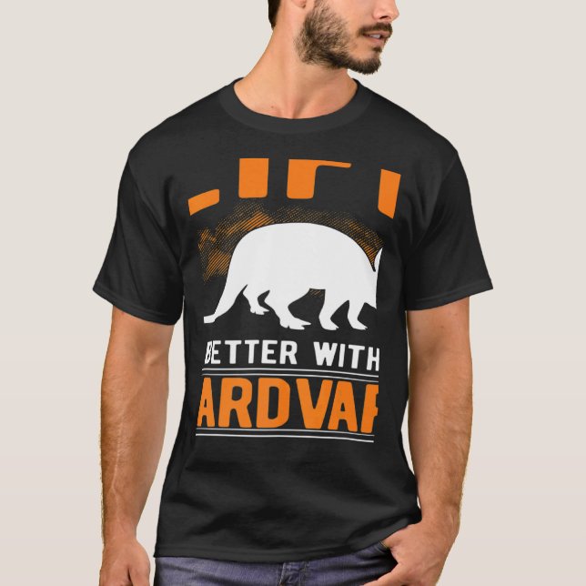 mit einem Erdferkel T-Shirt (Vorderseite)