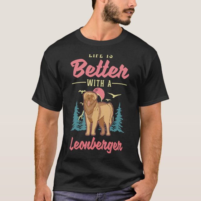mit einem Leonberger T-Shirt (Vorderseite)