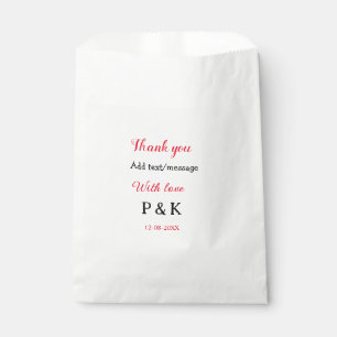 Mit Liebe fügen Sie den Buchstaben des Paarnamens  Geschenktütchen