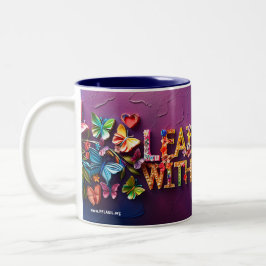Mit Liebe führen - Cranberry-Tasse Zweifarbige Tasse