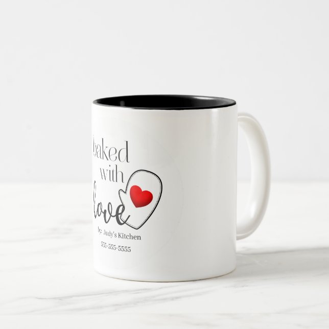 Mit Liebe gebacken Zweifarbige Tasse (VorderseiteRechts)
