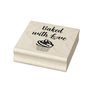 Mit Liebe gebackener Cupcake und Herz Gummistempel