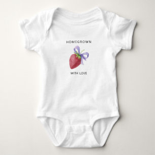 Mit Liebe großgezogen - Erdbeere mit Schleife - Baby Strampler