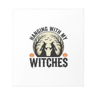 Mit meinen Hexen abhängen Vintage-Halloween-Design Notizblock