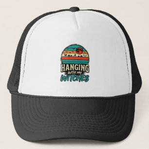 Mit meinen Hexen hängend Vintage-Halloween-Shirt D Truckerkappe