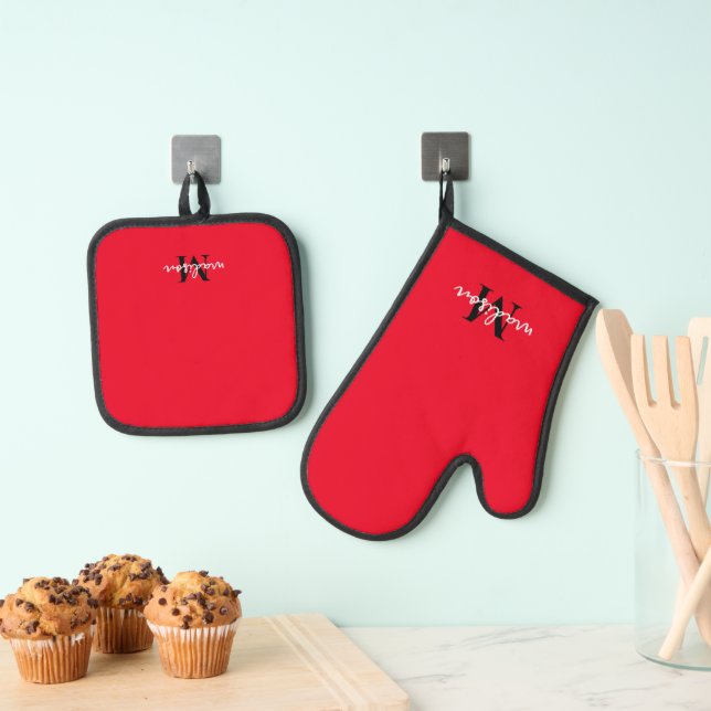 Mit Monogramm Anfangsname Rot Ofenhandschuh & Topflappen-Set (Insitu (Hängend))