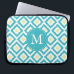 Mit Monogramm Aqua Lemon Diamond Ikat Muster Laptopschutzhülle<br><div class="desc">Stilvolles und elegantes Design mit einem farbenfrohen und trendigen Diamanten-ikat-Muster und kann mit Ihrem Monogramm,  Initial,  Name oder beliebigem Text Ihrer Wahl personalisiert werden,  um ein individuelles Geschenk zu erhalten!</div>