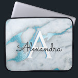 Mit Monogramm Aquamariner und weißer Marmor Laptopschutzhülle<br><div class="desc">Blau Aquamarin und weiß Marmor Modernes und elegantes Monogram Laptop Gehäuse. Dieser Fall kann so angepasst werden,  dass er Ihren Anfangs- und Vornamen enthält. Wenn Sie passende Artikel wünschen,  wenden Sie sich bitte an den Designer.</div>