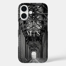 Mit Monogramm Baumbrücke in Schwarz-Weiß iPhone 16 Hülle