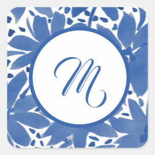 Mit Monogramm blaue Blütenblume Quadratischer Aufkleber