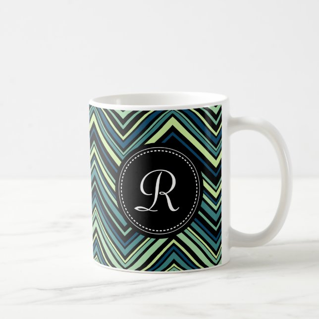 Mit Monogramm blaues Tribal-Zickzack Muster Kaffeetasse (Rechts)
