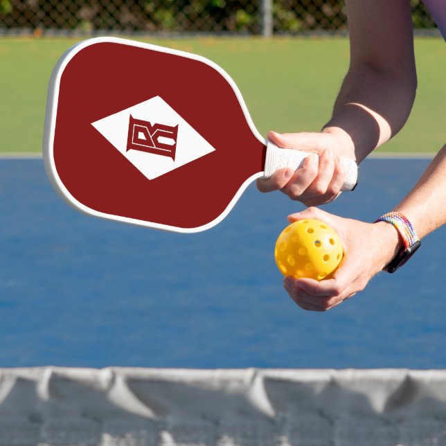 Mit Monogramm Burgund Pickleball Schläger (InSitu)