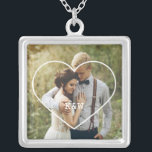 Mit Monogramm Foto Versilberte Kette<br><div class="desc">Elegantes und einfaches personalisiertes Foto-Design, perfekt für den Muttertag, als Hochzeitsgeschenk oder Jubiläumsgeschenk, Abschluss Geschenk, etc.</div>