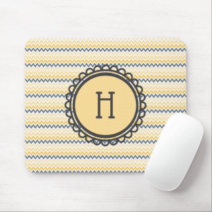 Mit Monogramm Gelbgrau Zickzack Mousepad