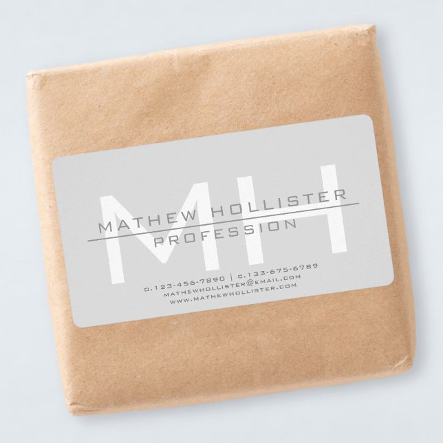 Mit Monogramm, graues Geschäft für Männer (Von Creator hochgeladen)