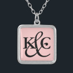 Mit Monogramm Halskette mit Anfangsbuchstaben<br><div class="desc">Mit Monogramm Halskette mit Anfangsbuchstaben. Niedliche Geschenkidee für Freundin,  wedding Verlobung,  Valentine,  Geburtstag,  Valentinstag etc. Typografieentwurf.</div>
