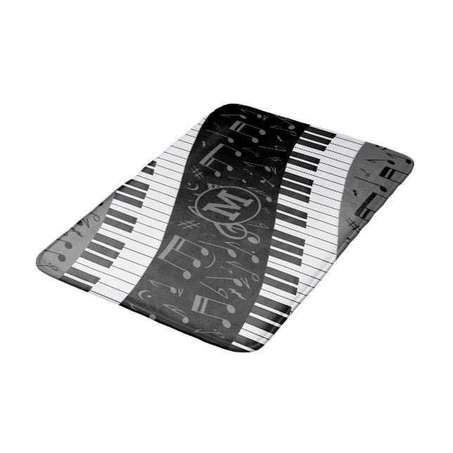 Mit Monogramm Kurven-Klaviertasten und Musiknoten Badematte (Schrägansicht)