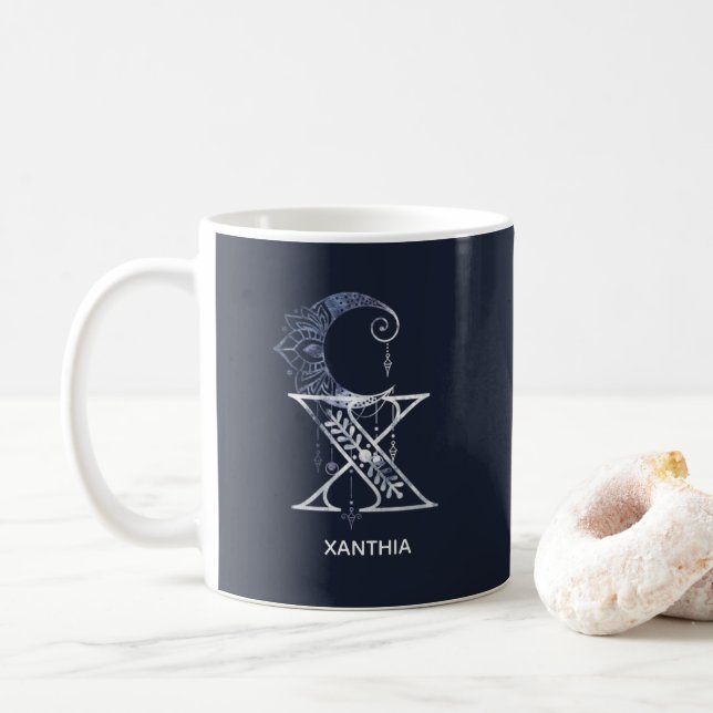 Mit Monogramm Letter X Boho Crescent Moon Mandala Kaffeetasse (Mit Donut)